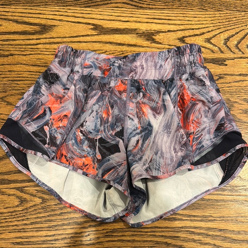 Lululemon hottie hot short 2.5